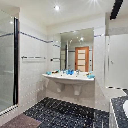 Апартаменты Charles Square Duplex